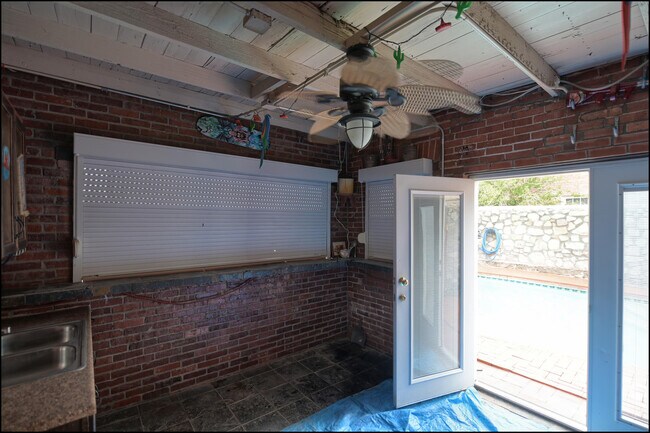 Building Photo - 1420 Hawthorne St