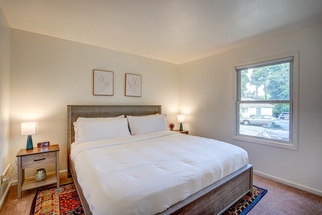 Building Photo - 8 Craig Ave