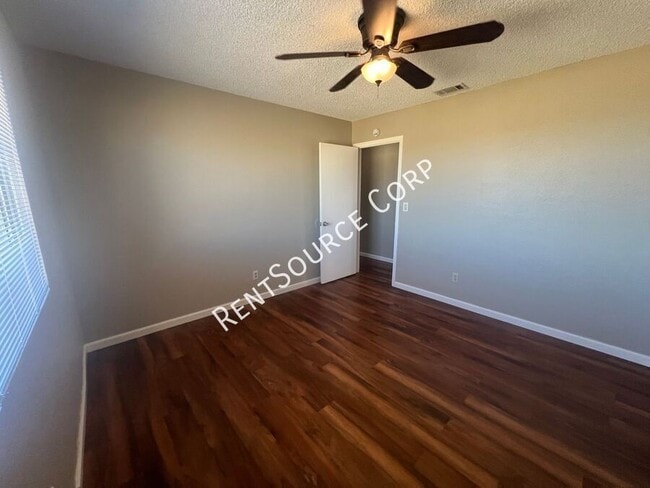 Building Photo - 27333 Mesquite St