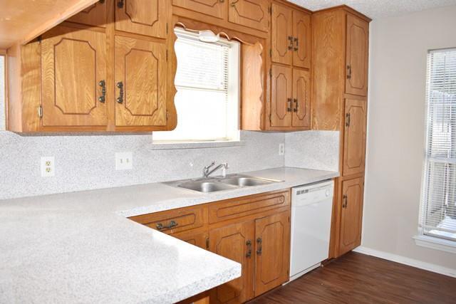 Building Photo - 8321 Oak Ct