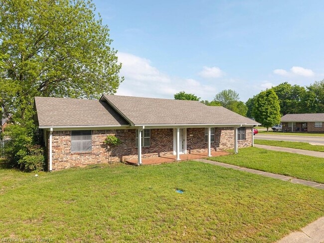 Building Photo - 100 Meadow Pl