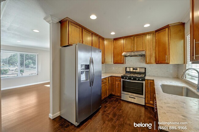 Building Photo - 3700 Athy Dr