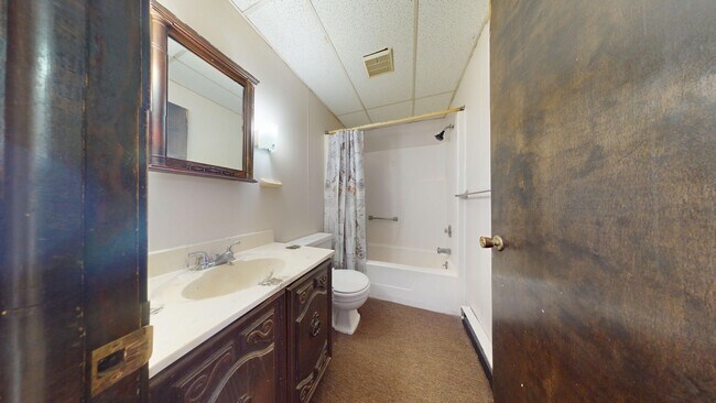 Building Photo - 260 Reform St