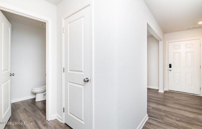 Building Photo - 104 Cool Crk Ct