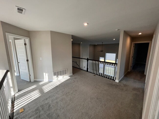 Building Photo - Home For Lease