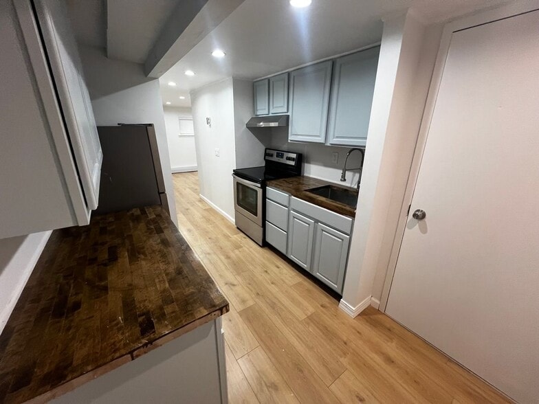 Building Photo - 25 Spruce St