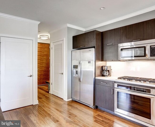 Building Photo - 1350 Maryland Ave NE