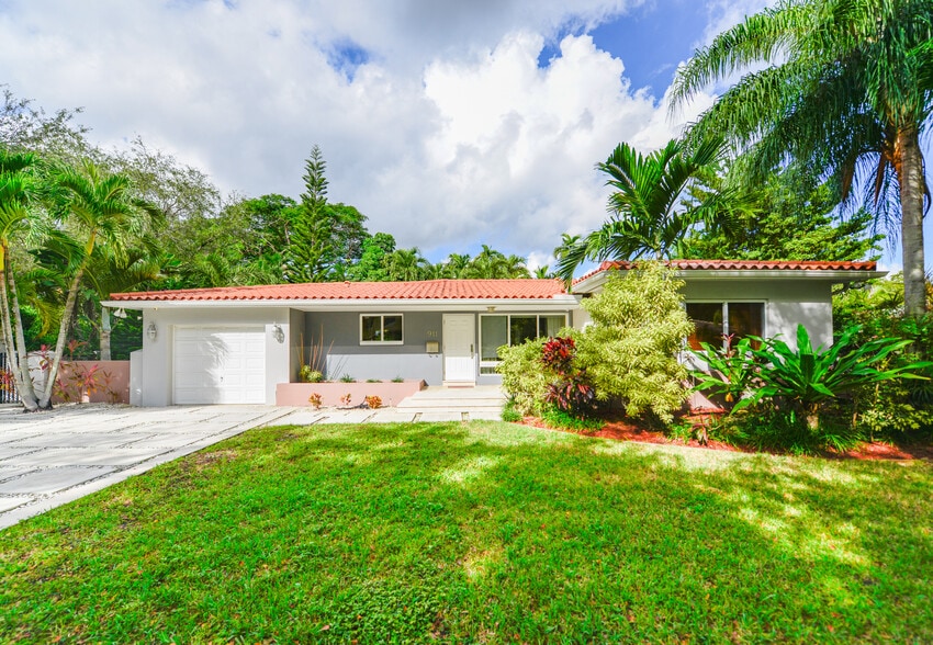 Building Photo - 911 Mariana Ave