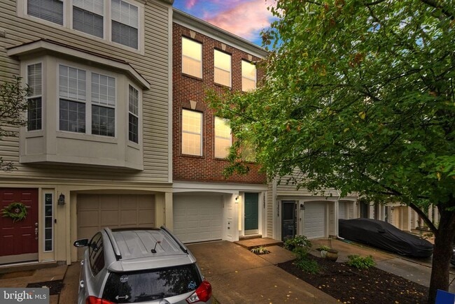 Primary Photo - 12527 Heykens Ln