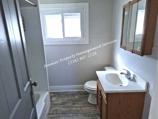 Building Photo - 3406 3rd Ave