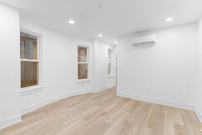 Building Photo - 6049 Elmwood Ave