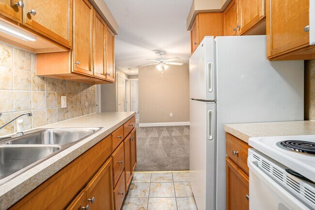 Building Photo - Almont Terrace Apartments