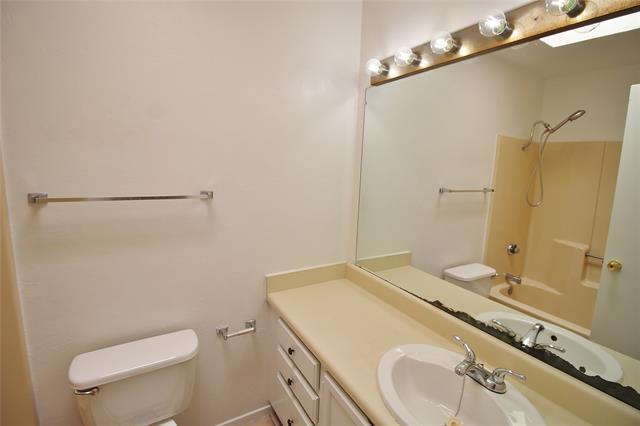 Building Photo - 1406 Butterfield Dr