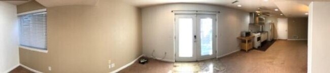 Building Photo - Charming Studio in Superior