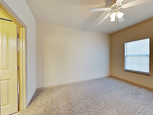 Building Photo - 1540 Aldra Dr