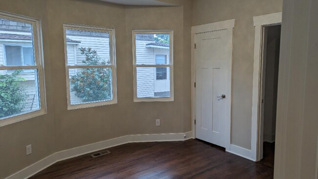 Building Photo - 709 N Fayette St