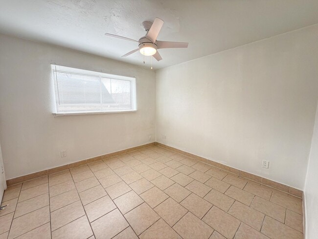 Building Photo - 7528-7528 Thistle Ln