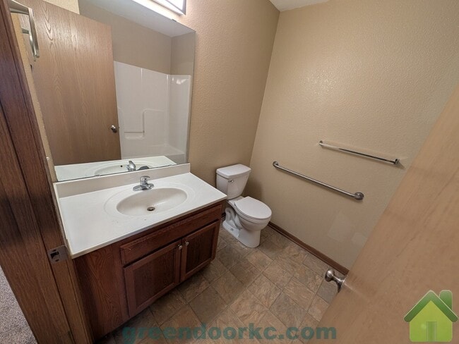 Building Photo - 905 Fall Meadow Ln