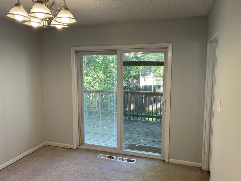 Dining Room Door - 203 Annapolis St W
