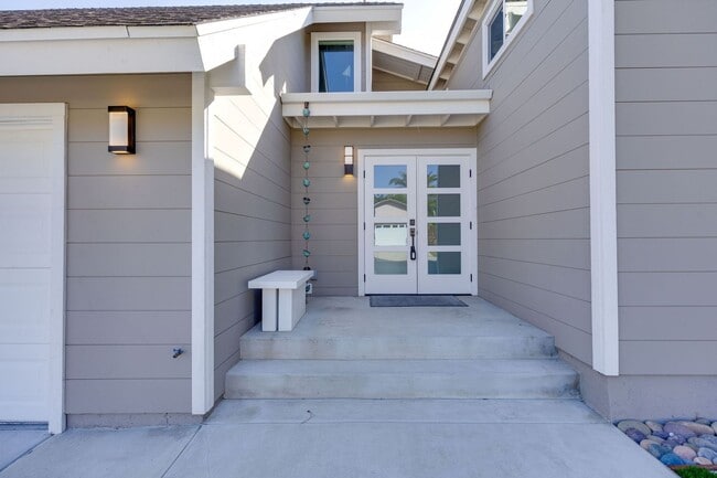 Building Photo - Enjoy the view from this 4 bedroom home with solar and overlooking the lagoon in quiet neighborhood