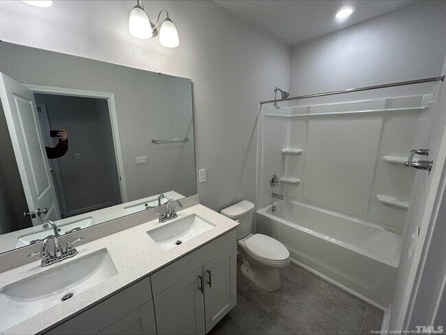 Building Photo - 29 Verona Dr