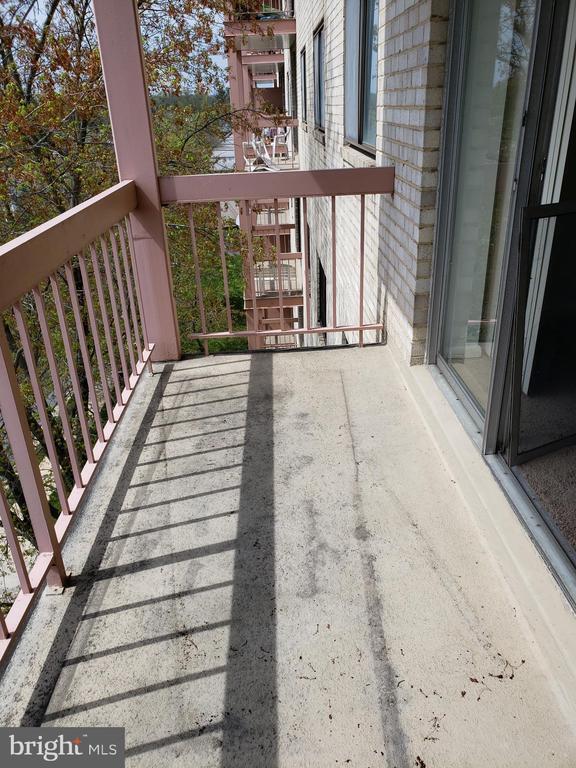 Building Photo - 130 Slade Ave
