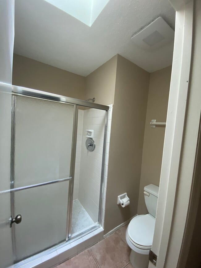 Building Photo - 2417 Brittany Ct