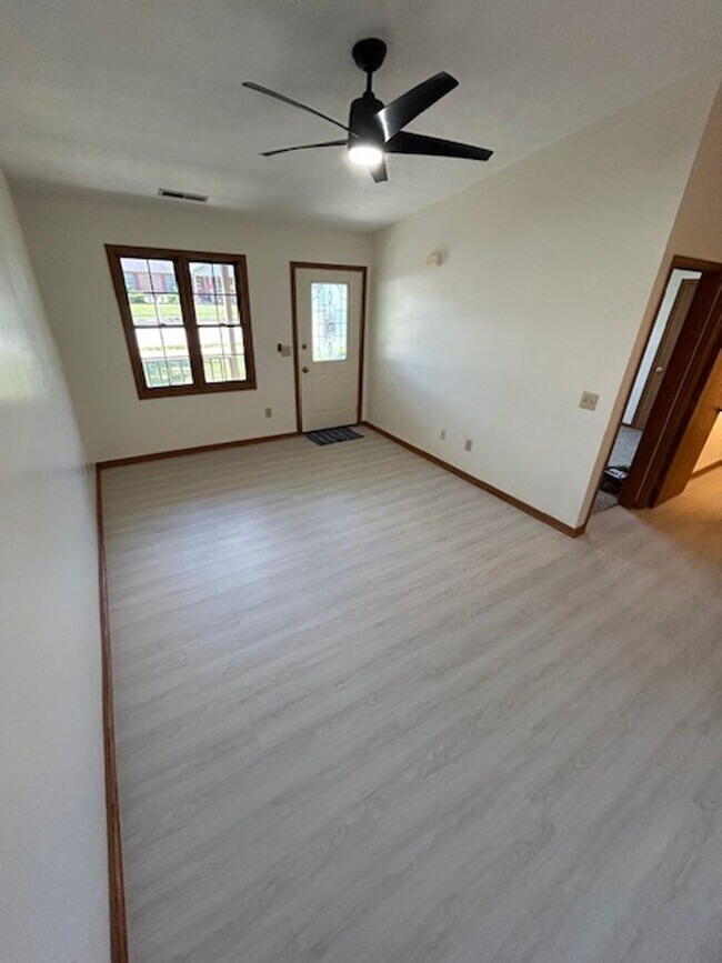 Building Photo - Updated Ranch with 2 Bedrooms, 1 Bath, and 1-Car Attached Garage in Troy, Ohio - Your Perfect Hom...