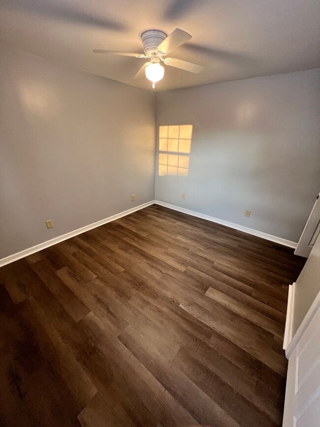 Building Photo - Charming 3 Bedroom 1 Bathroom House