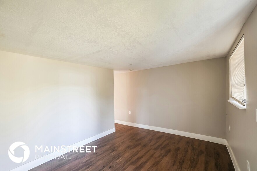 Building Photo - 5801 Royal Palm Blvd