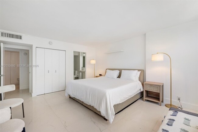 Building Photo - 9511 Collins Ave