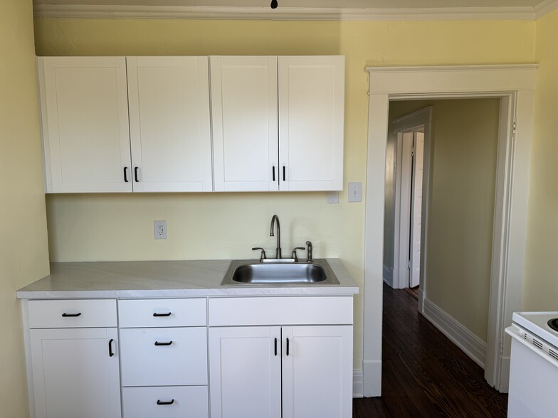 Building Photo - 107 Westover Blvd