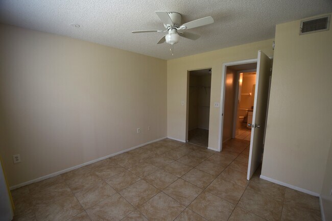 Building Photo - 3421 Winkler Ave