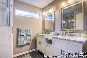 Building Photo - 240 Calumet Pl