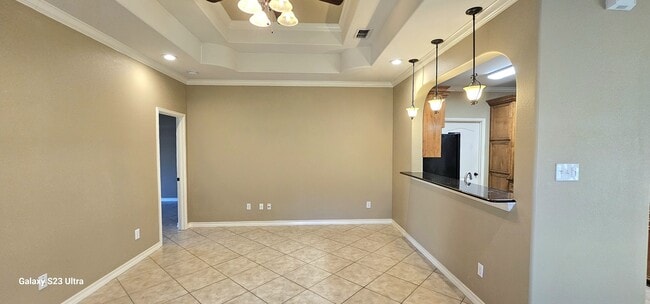 Building Photo - 6214 Manresa Dr