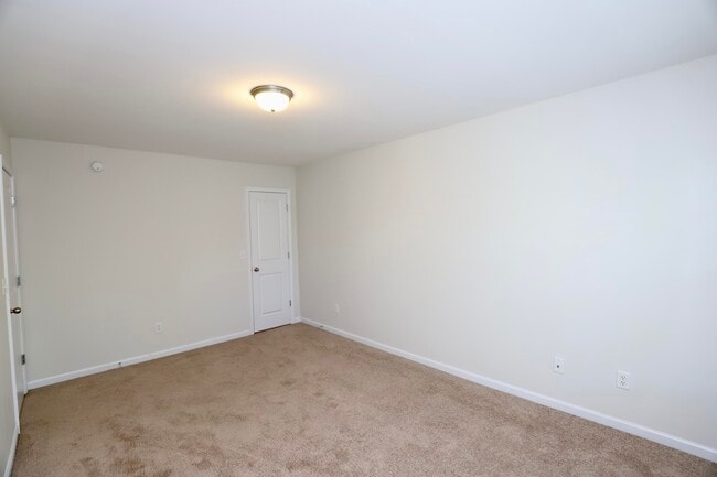 Building Photo - 1761 Nicholas Dr