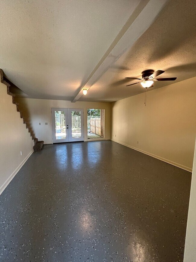 Building Photo - Anthony Circle Townhomes, Enterprise, AL