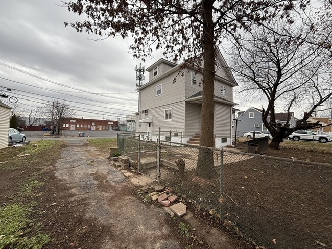 Building Photo - 255 N 1st Ave