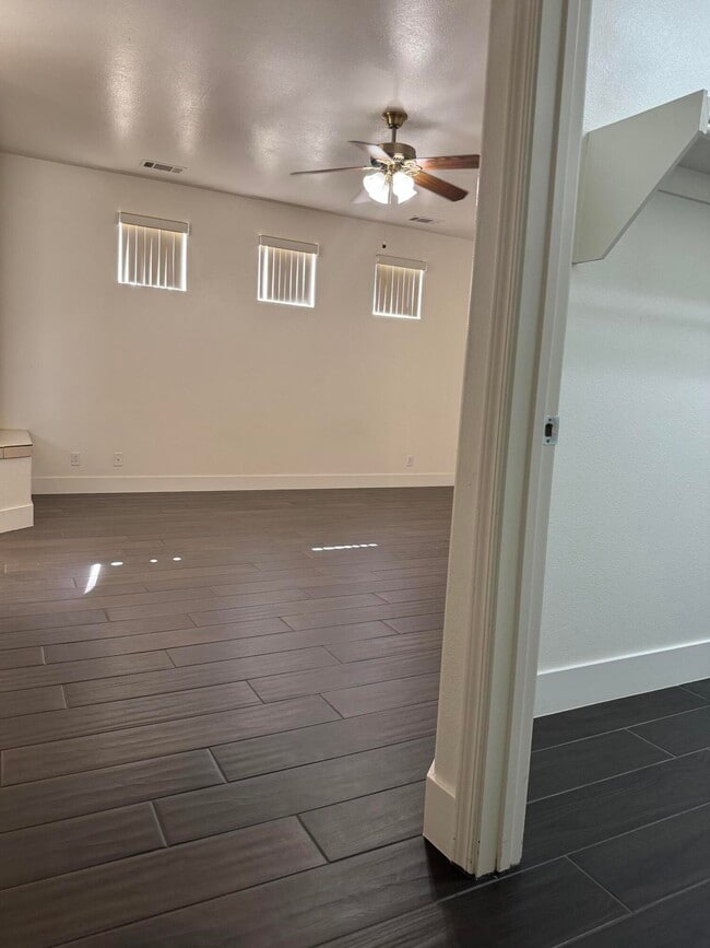 Building Photo - 74081 W Petunia Pl