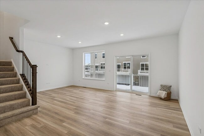 Building Photo - 406 Red Oak Cir