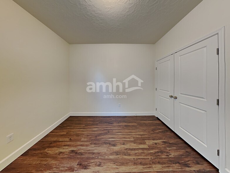Building Photo - 362 E Sicily Dr
