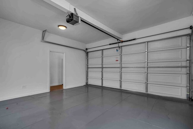 Building Photo - 223 N Almont Dr