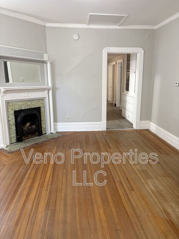 Building Photo - 1075 Park Ave