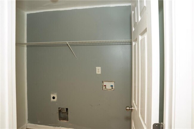 Building Photo - 2581 Southhaven Ln