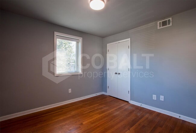 Building Photo - 271 Glen Iris Dr NE