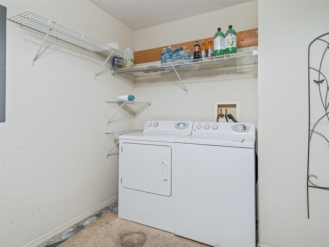 Building Photo - 1322 Hollyberry Pl