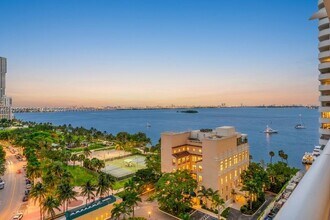 Building Photo - 1717 N Bayshore Dr