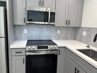 Building Photo - 1219-1221 S Lake St