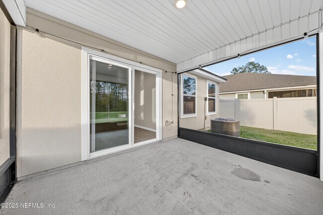 Building Photo - 66108 Edgewater Dr