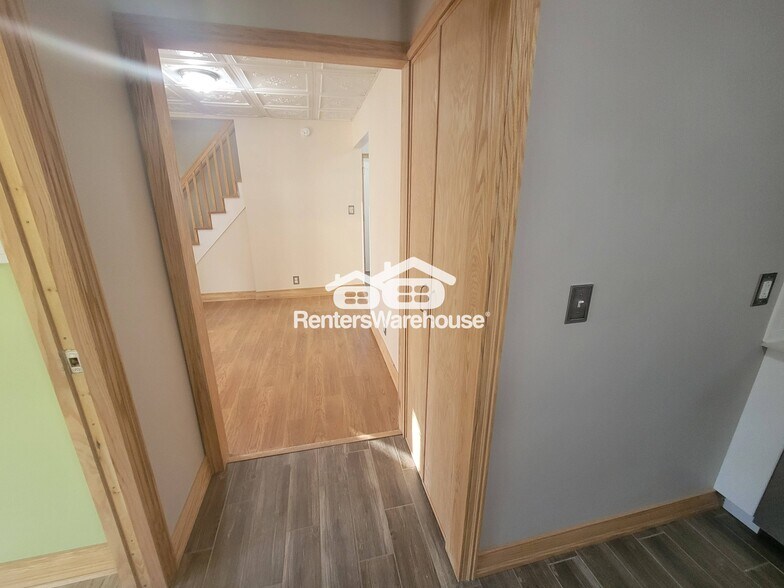 Building Photo - 244 E Fremont St